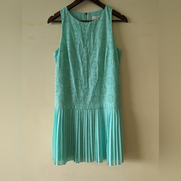 Ann Taylor LOFT eyelet mint green mini dress drop waist pleated hem size 4 - Picture 4 of 13
